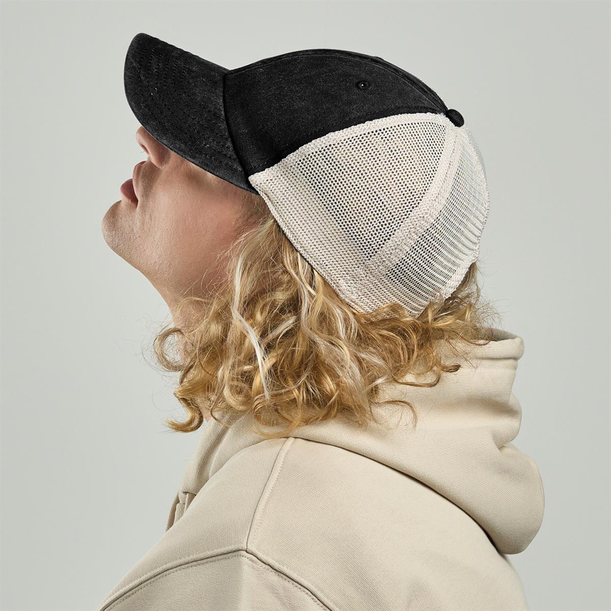 Case Trucker — image 4